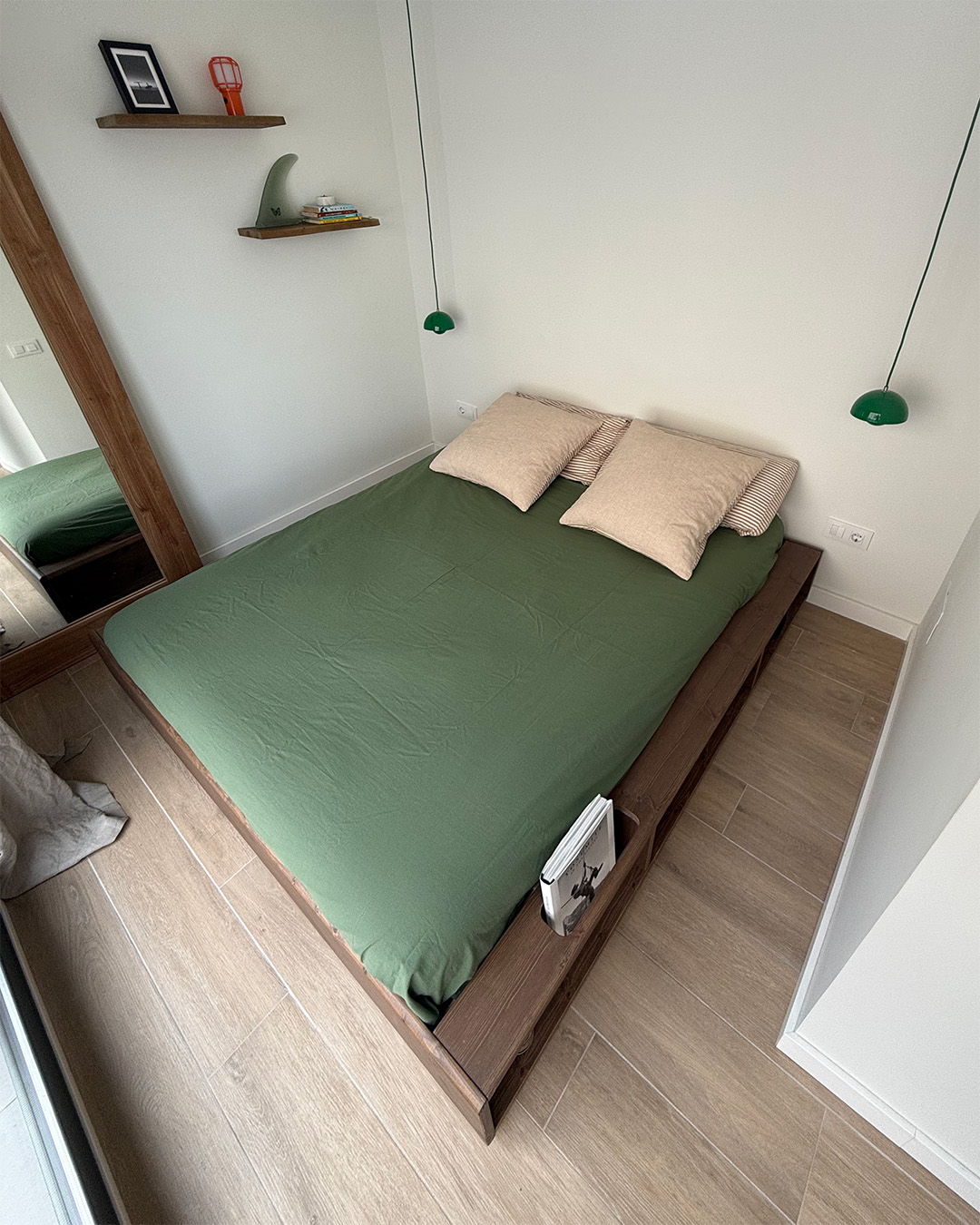 cocoaベッド ZIGGY BED CAROB BROWN LACQUERED 160 X 200 for 969 EUR | no